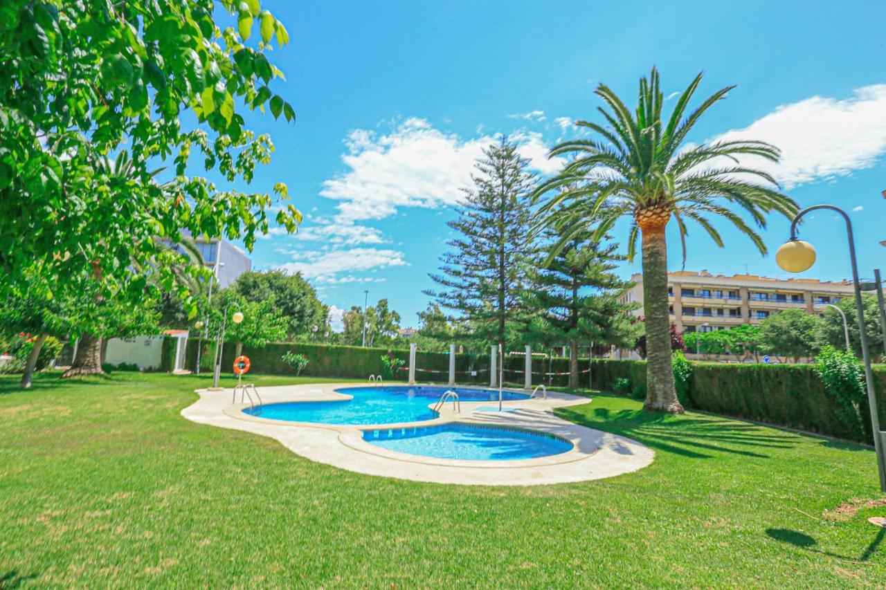 カンブリルスRegata Litoral Costa Dorada - Only Familiesアパートメント エクステリア 写真